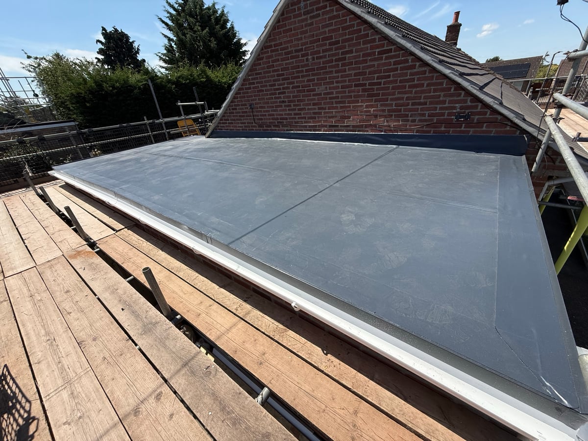 Flat roof: before and after, after the work