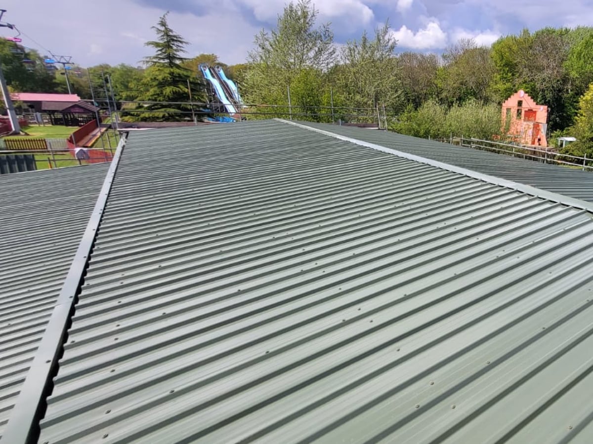 Metal roof, Brundall