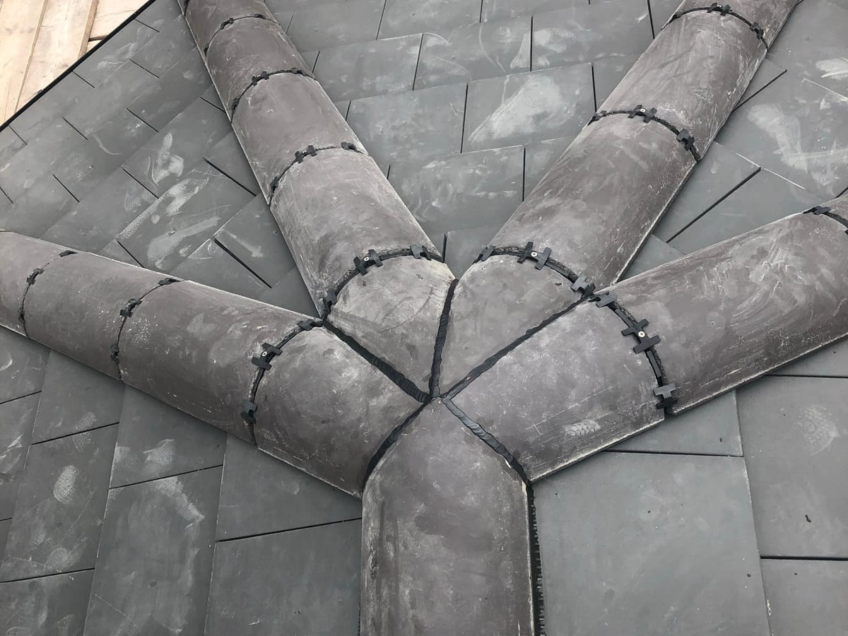Roof repair, Corton